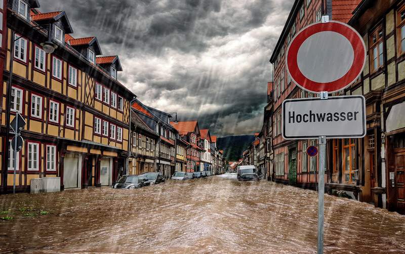 Unwetter_überflutete Altstadt | Hero Unwetterkampagne 2023 Münchener Verein
