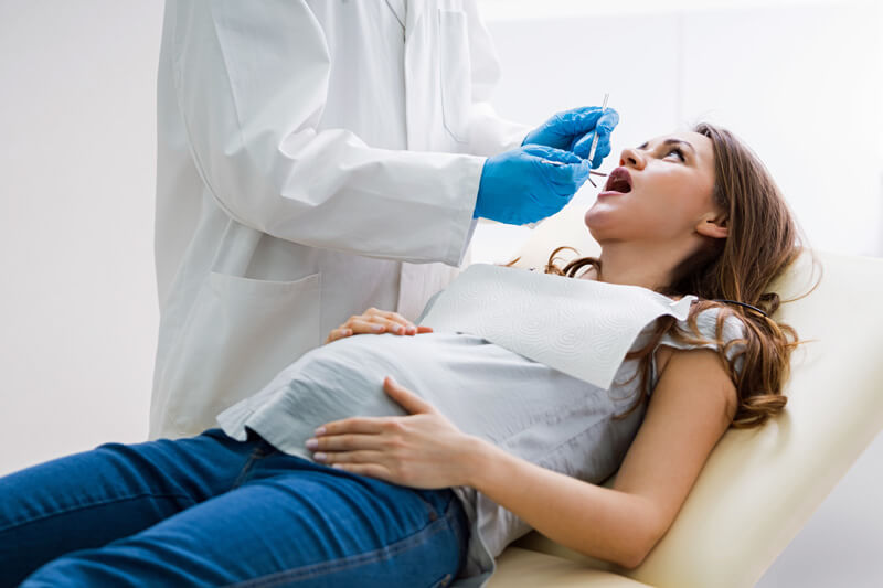 Zahn-Kontrolltermine während der Schwangerschaft -  Ratgeber Zahngesundheit - Münchener Verein