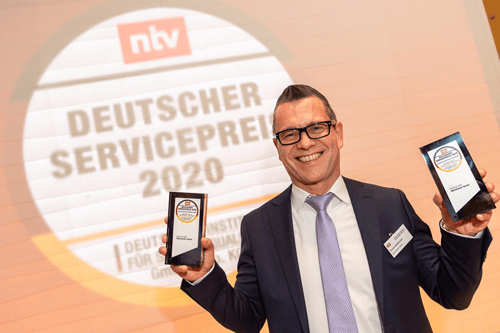 Rainer Breitmoser, CCO, nimmt Deutschen Servicepreis 2020 für den Münchener Verein entgegen