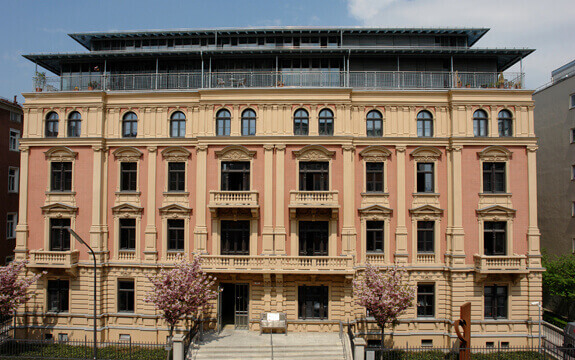 Frontansicht des Palais des Münchener Vereins